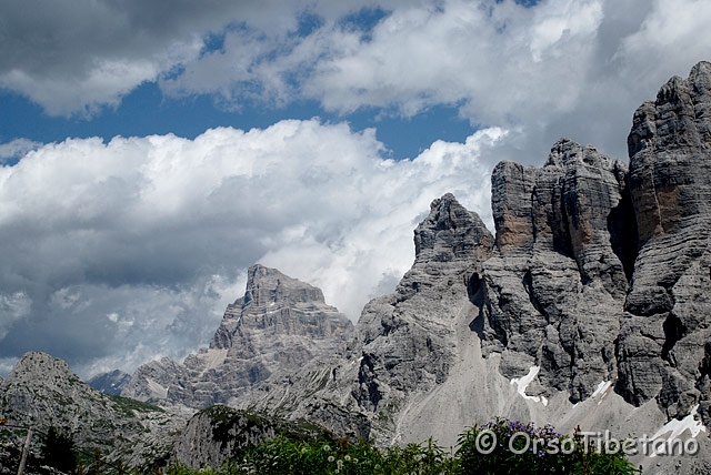 _DSC2270-f.jpg - Dolomiti. Panorama dal Rifugio Tissi, sullo sfondo il Pelmo [a, FF, none]