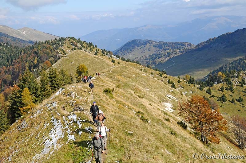 20111023-122016.jpg - Un tratto di percorso su un crinale.  -  A path on a ridge.